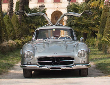 Mercedes-Benz 300 SL Gullwing a noleggio a Milano, Como e Firenze