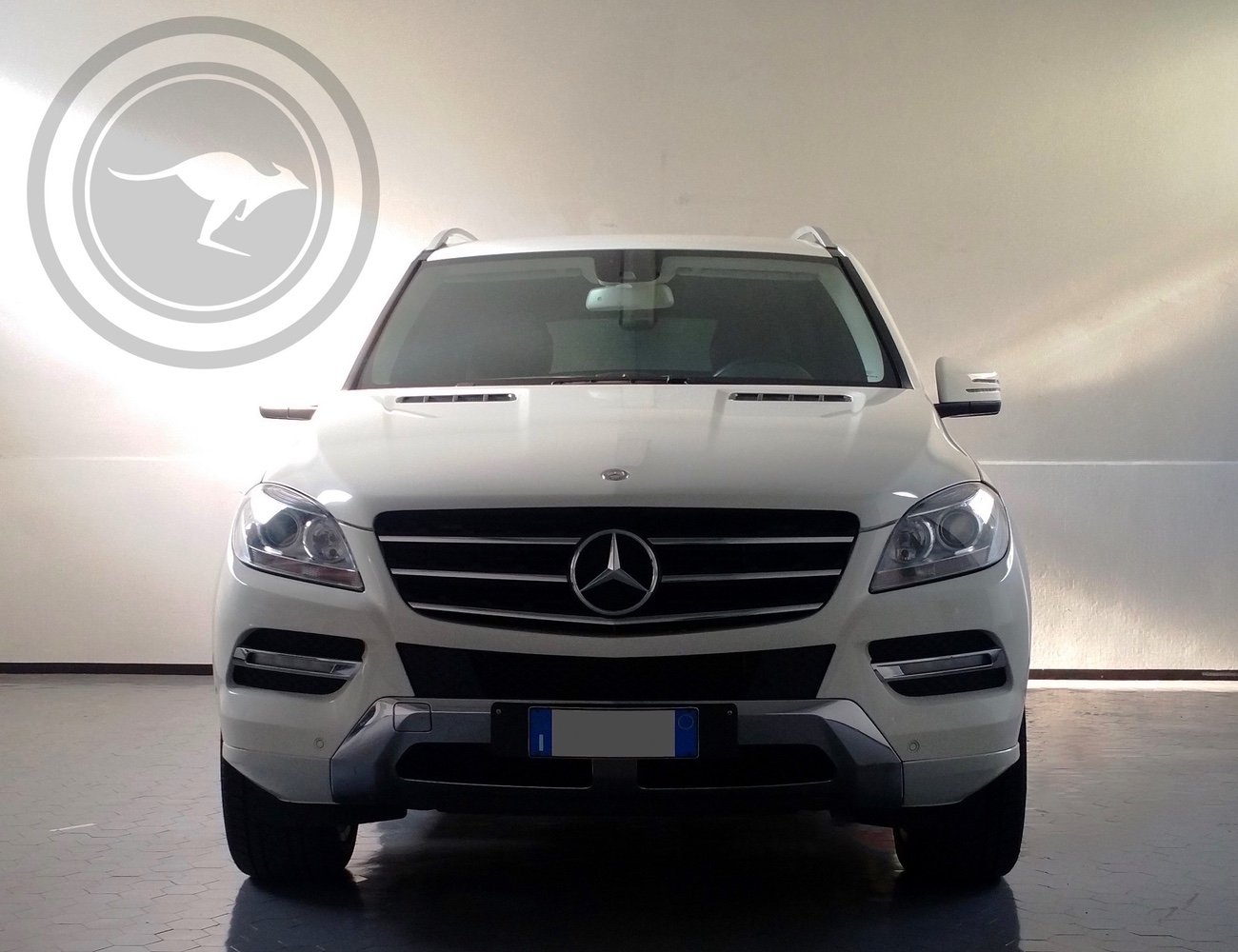 Rent a Mercedes-Benz ML M Edition 16 in Milan, Florence, Zurich, Como