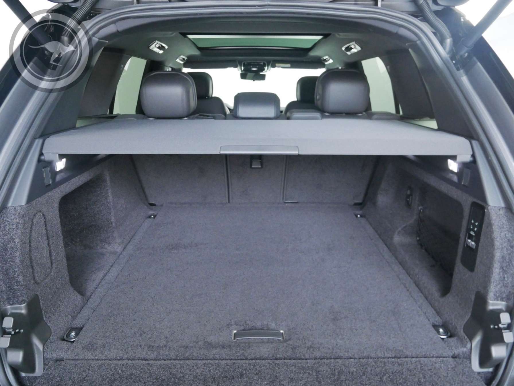 Rent a Land Rover Range Rover Vogue 2025 in Milan, Florence, Zurich, Como