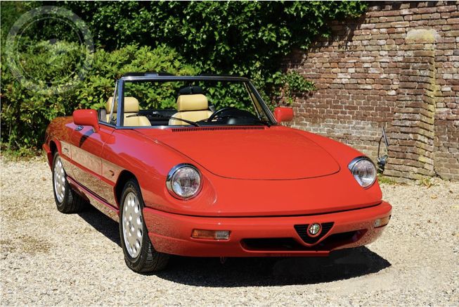 Rent a Alfa Romeo Duetto Spider IV Serie in Milan, Florence, Zurich, Como
