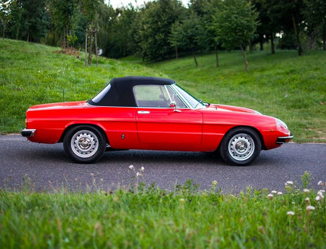 Rent a Alfa Romeo Duetto Spider in Milan, Florence, Zurich, Como