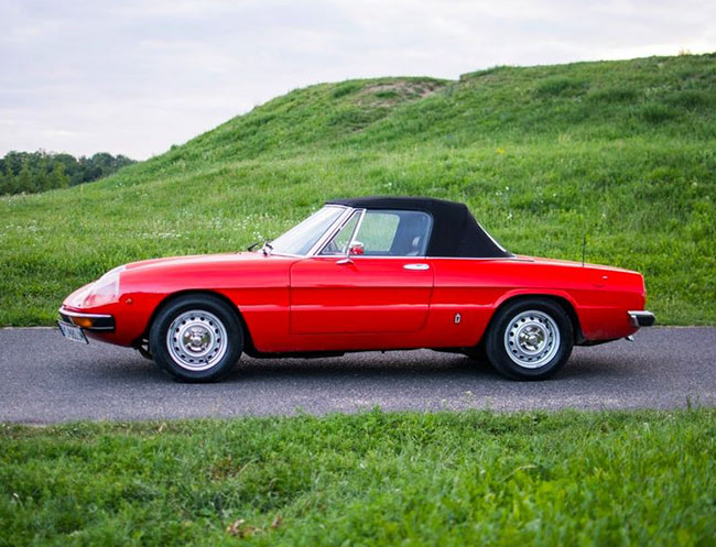 Rent a Alfa Romeo Duetto Spider in Milan, Florence, Zurich, Como