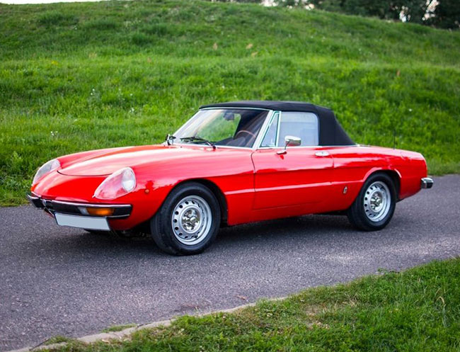 Rent a Alfa Romeo Duetto Spider in Milan, Florence, Zurich, Como
