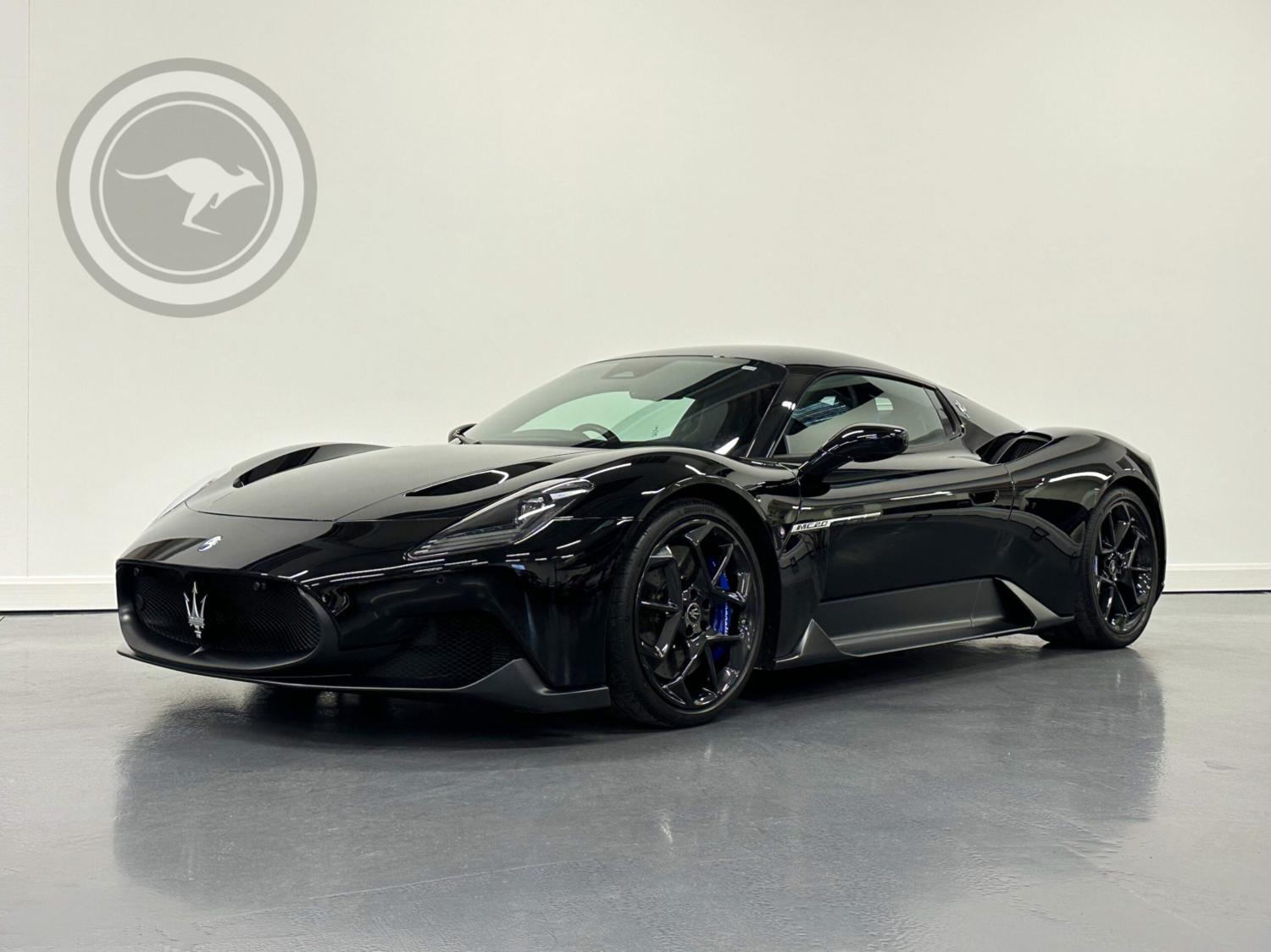 Rent a Maserati MC20 Coupé in Milan, Florence, Zurich, Como