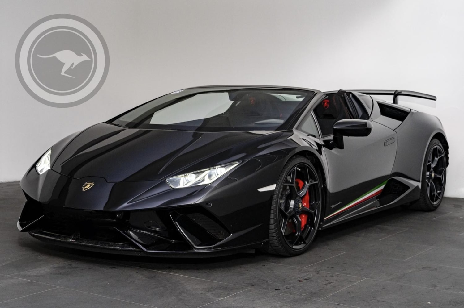 Rent a Lamborghini Hurac&aacute;n Performante Spyder Carbon in Milan, Florence, Zurich, Como