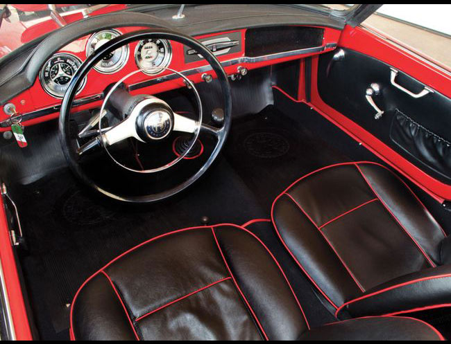 Rent a Alfa Romeo Giulietta Spider in Milan, Florence, Zurich, Como
