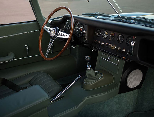 Rent a Jaguar E Type Roadster in Milan, Florence, Zurich, Como