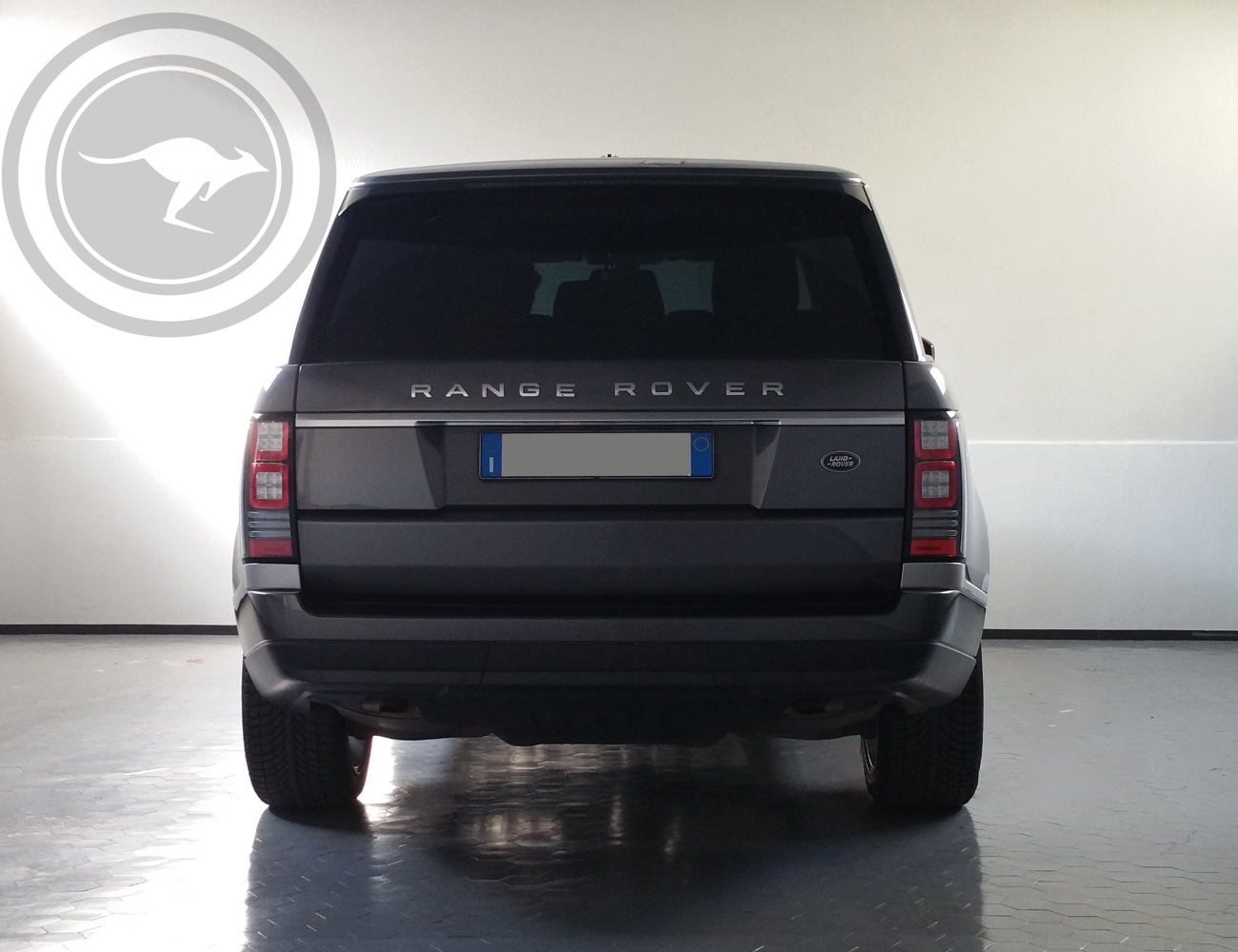Rent a Land Rover Range Rover Vogue in Milan, Florence, Zurich, Como