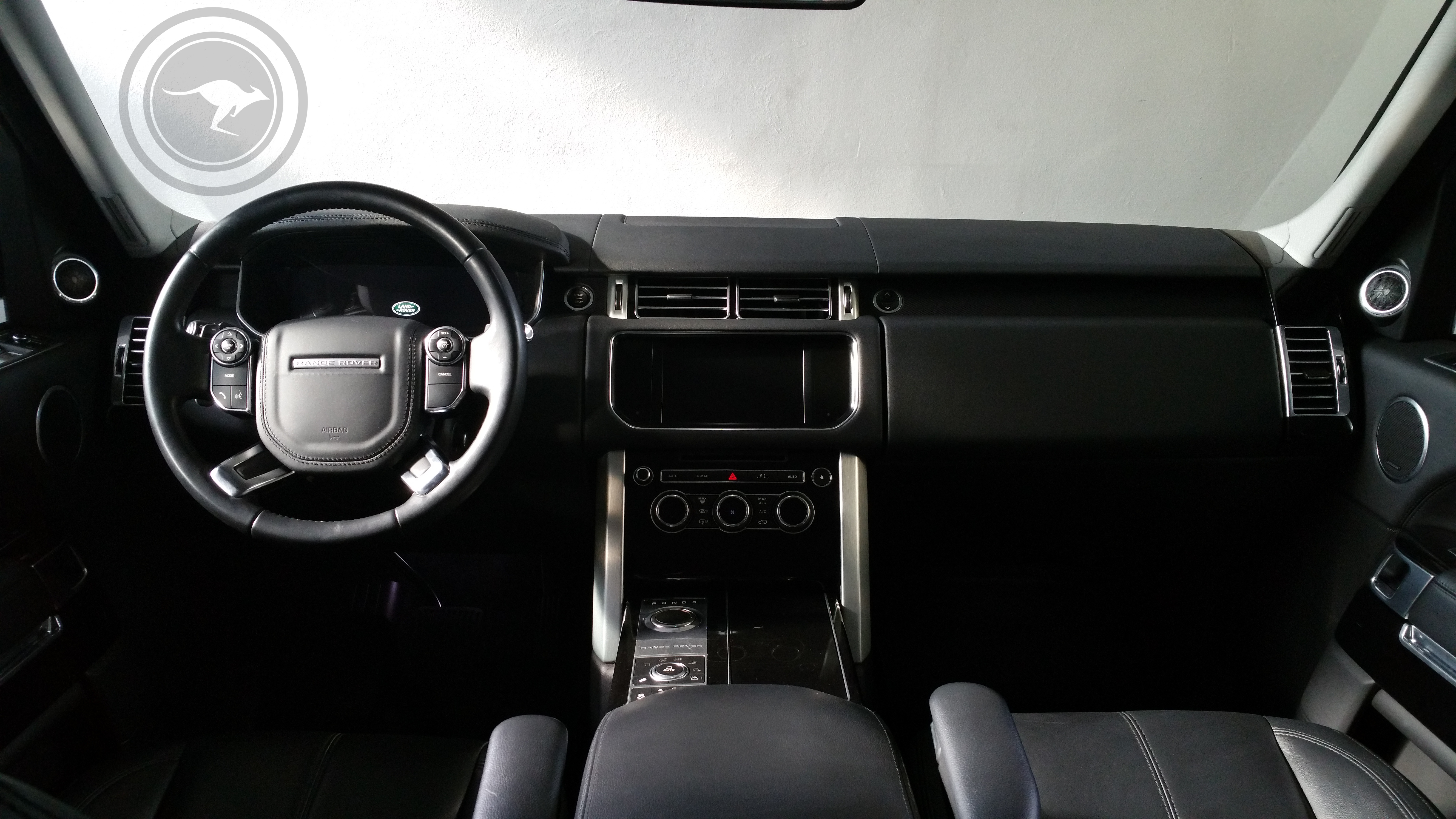 Rent a Land Rover Range Rover Vogue in Milan, Florence, Zurich, Como