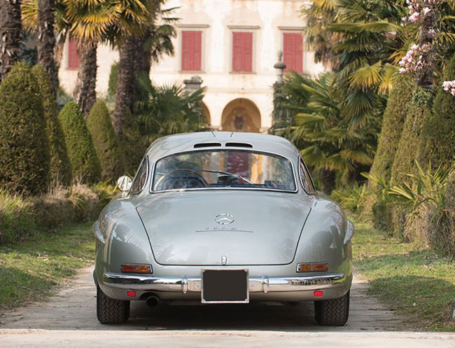 Rent a Mercedes-Benz 300 SL Gullwing in Milan, Florence, Zurich, Como