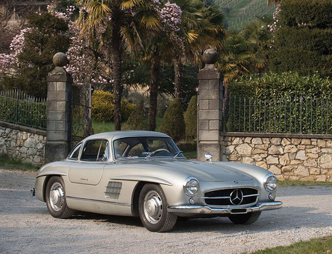 Rent a Mercedes-Benz 300 SL Gullwing in Milan, Florence, Zurich, Como