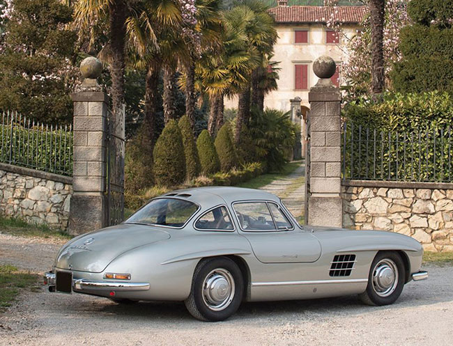 Rent a Mercedes-Benz 300 SL Gullwing in Milan, Florence, Zurich, Como