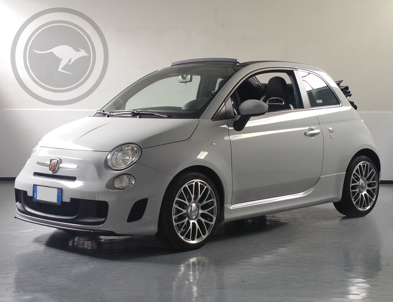 Rent a Abarth 500 595 C Cabrio MTA Record Monza in Milan, Florence, Zurich, Como