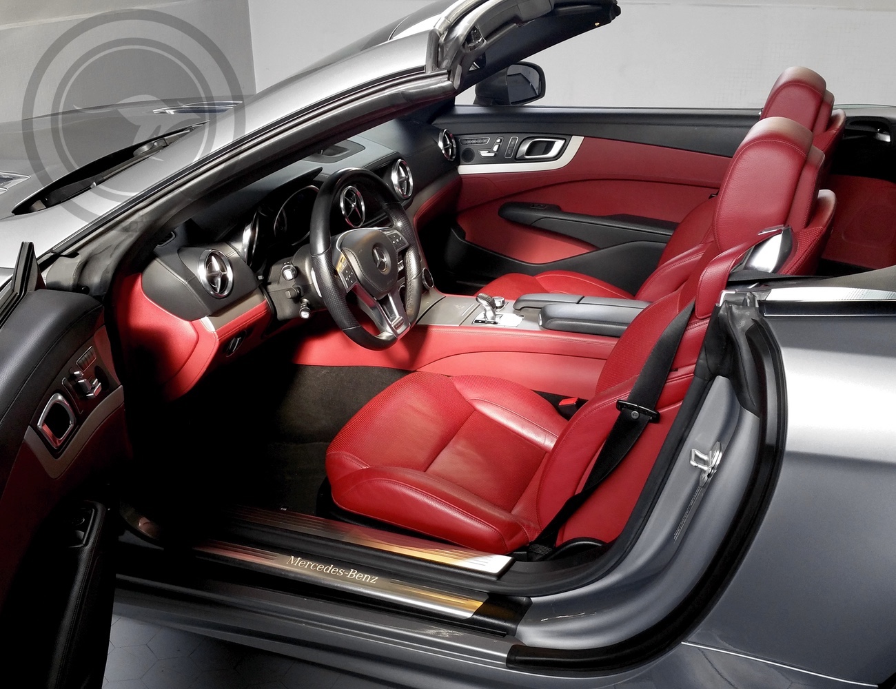 Rent a Mercedes-Benz SL AMG Edition Cabrio in Milan, Florence, Zurich, Como