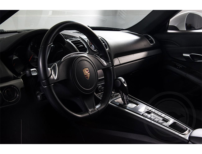 Rent a Porsche Boxster Sport 981 Cabrio in Milan, Florence, Zurich, Como