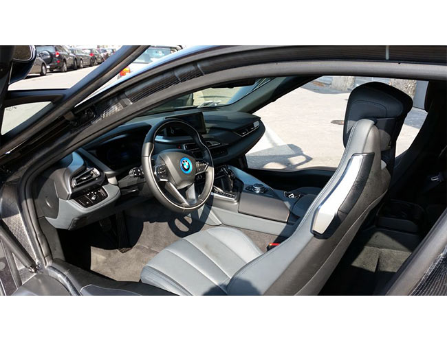 Rent a BMW i8 Hybrid in Milan, Florence, Zurich, Como