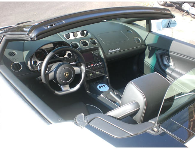 Rent a Lamborghini Gallardo Spyder in Milan, Florence, Zurich, Como