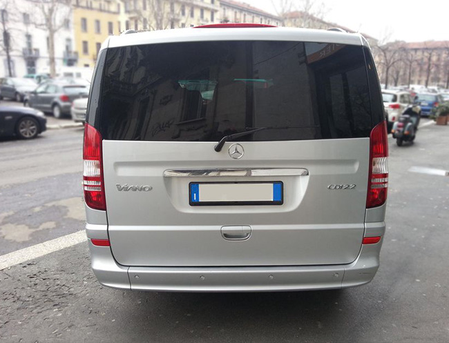 Rent a Mercedes-Benz Viano 8/9 Seats in Milan, Florence, Zurich, Como