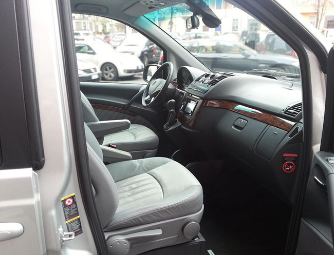 Rent a Mercedes-Benz Viano 8/9 Seats in Milan, Florence, Zurich, Como