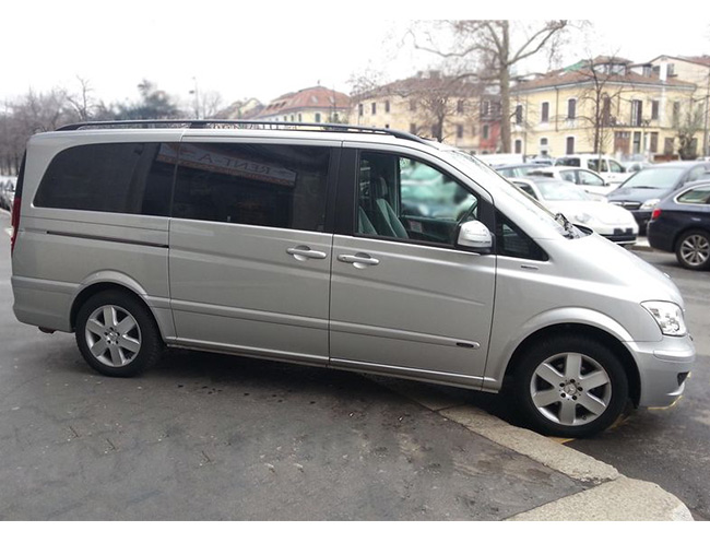 Rent a Mercedes-Benz Viano 8/9 Seats in Milan, Florence, Zurich, Como