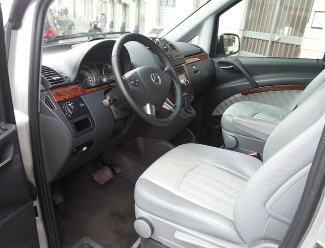 Rent a Mercedes-Benz Viano 8/9 Seats in Milan, Florence, Zurich, Como