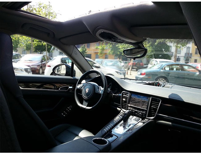 Rent a Porsche Panamera 4 AWD in Milan, Florence, Zurich, Como