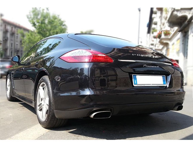 Rent a Porsche Panamera 4 AWD in Milan, Florence, Zurich, Como