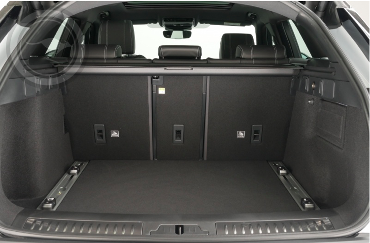 Rent a Land Rover Range Rover Velar in Milan, Florence, Zurich, Como