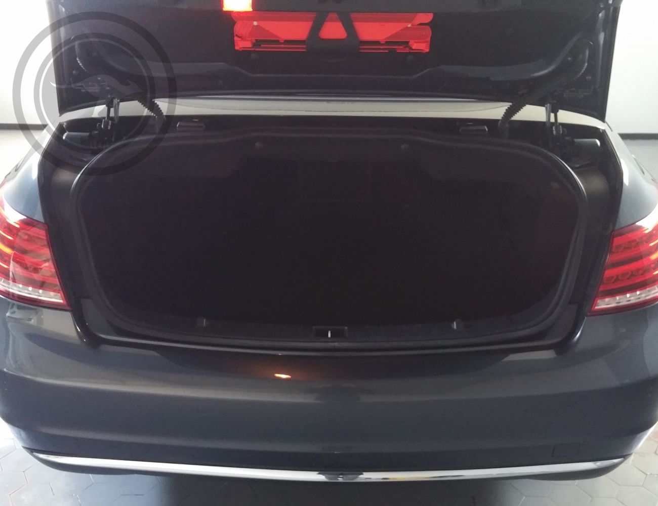 Rent a Mercedes-Benz E Class Cabrio Sportline in Milan, Florence, Zurich, Como