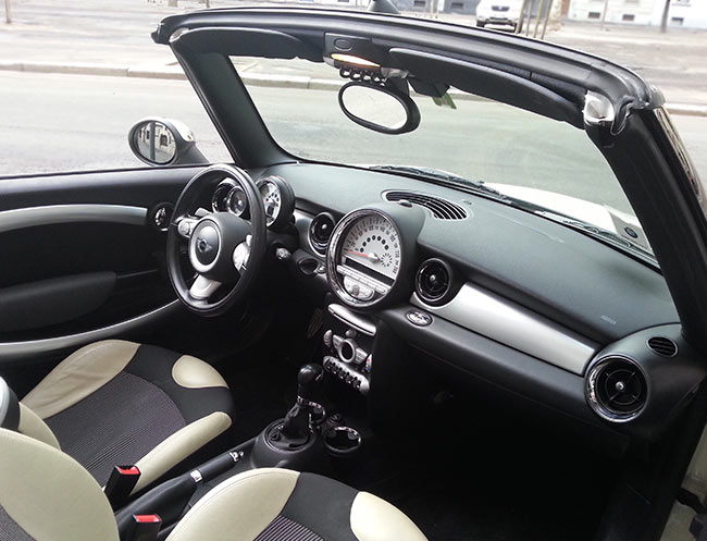 Rent a Mini Cooper S Cabrio in Milan, Florence, Zurich, Como